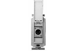 Cổng kết nối đường dây loa: TOA YS-4CM