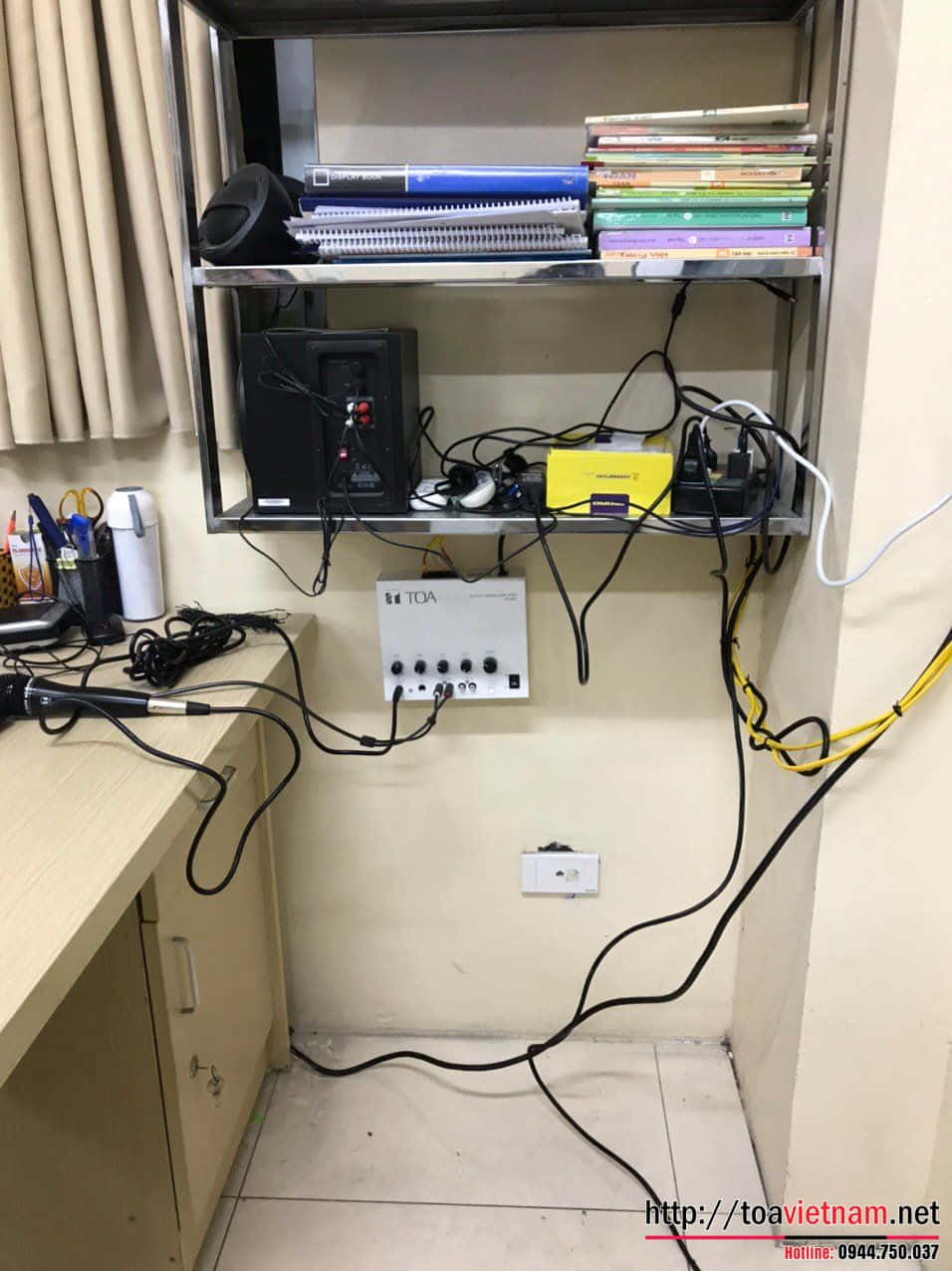 Bố trí thiết bị âm thanh lớp học