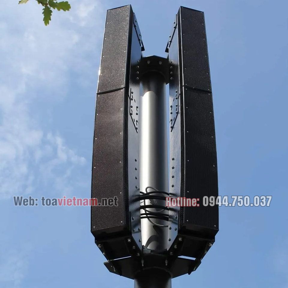 Loa Array Slimline TOA SR-S4S được lắp đặt tại Marketplace Nunspeet ở Hà Lan.
